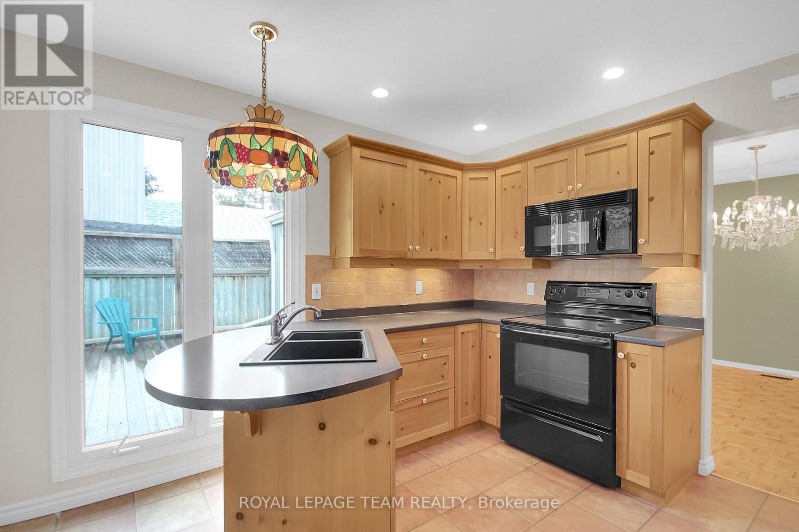 Photo 6 of 26 Jackson Court, Ottawa ON