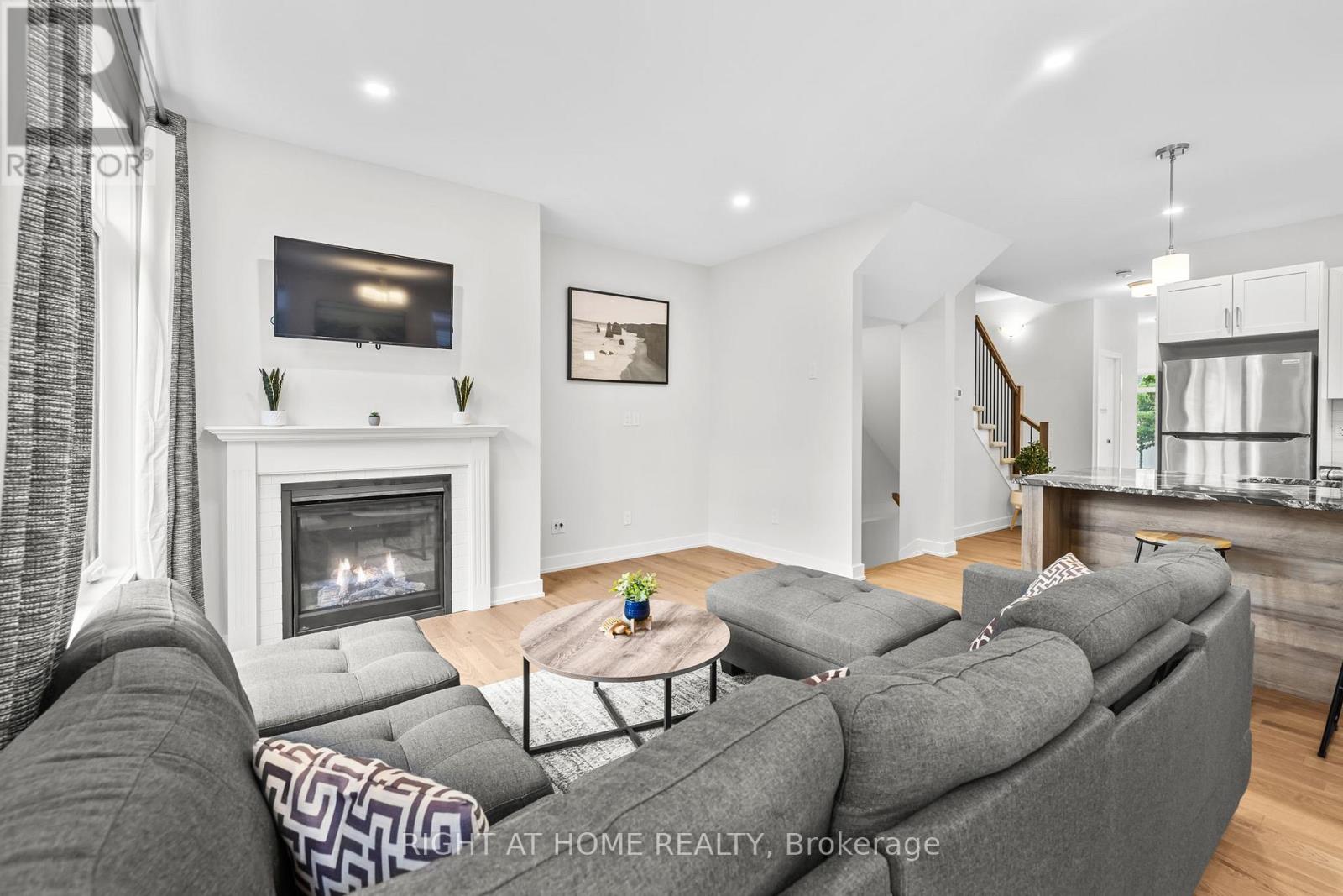 Photo 14 of 47 Mac Beattie Drive, Arnprior ON