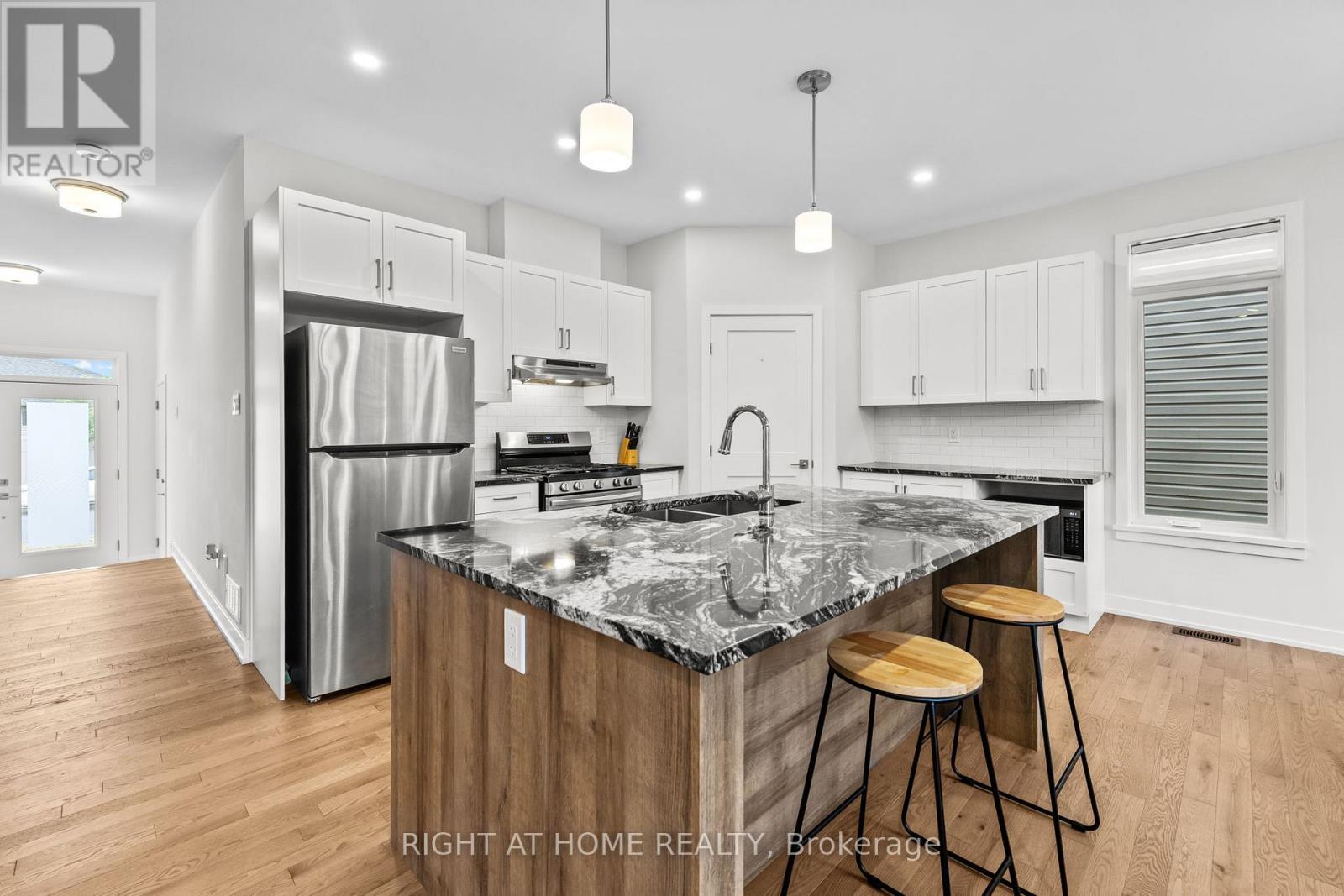 Photo 18 of 47 Mac Beattie Drive, Arnprior ON
