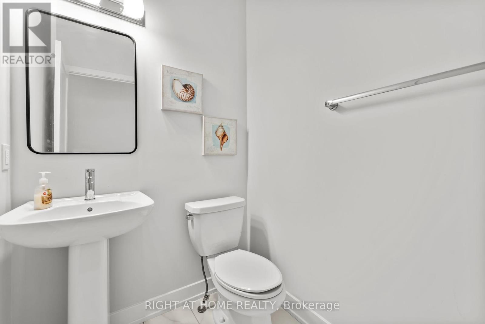 Photo 21 of 47 Mac Beattie Drive, Arnprior ON