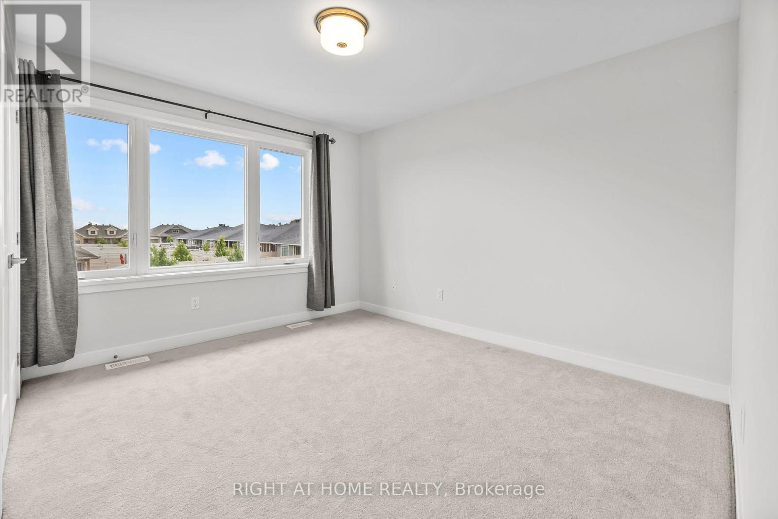 Photo 23 of 47 Mac Beattie Drive, Arnprior ON