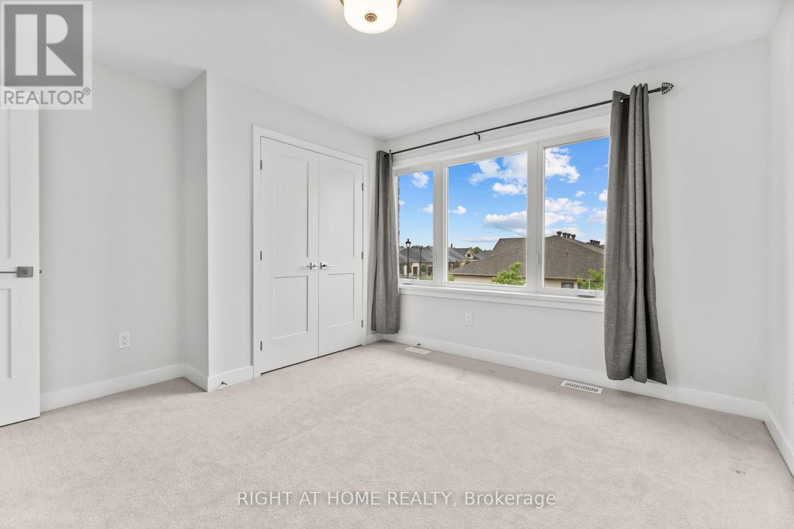 Photo 25 of 47 Mac Beattie Drive, Arnprior ON