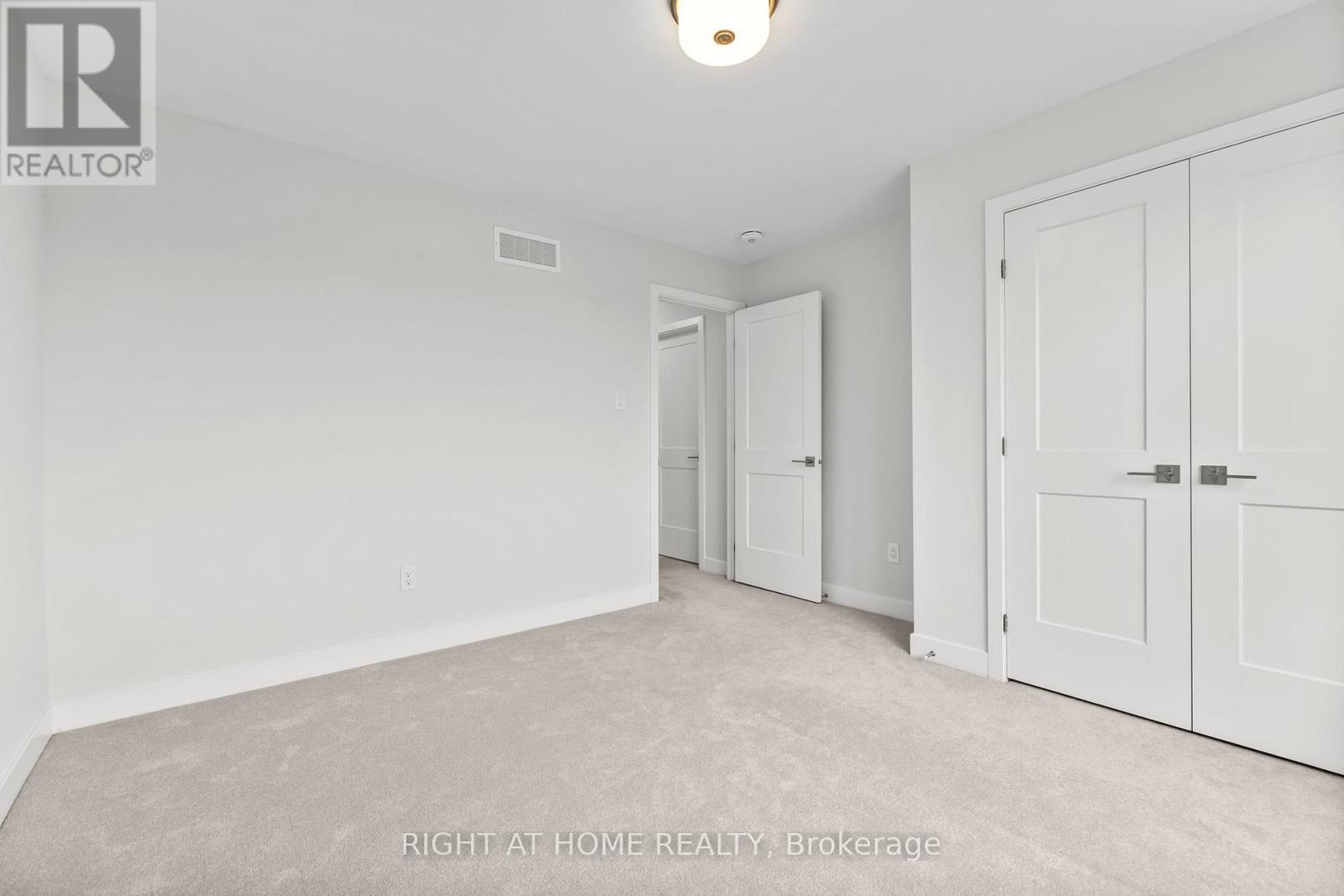 Photo 26 of 47 Mac Beattie Drive, Arnprior ON