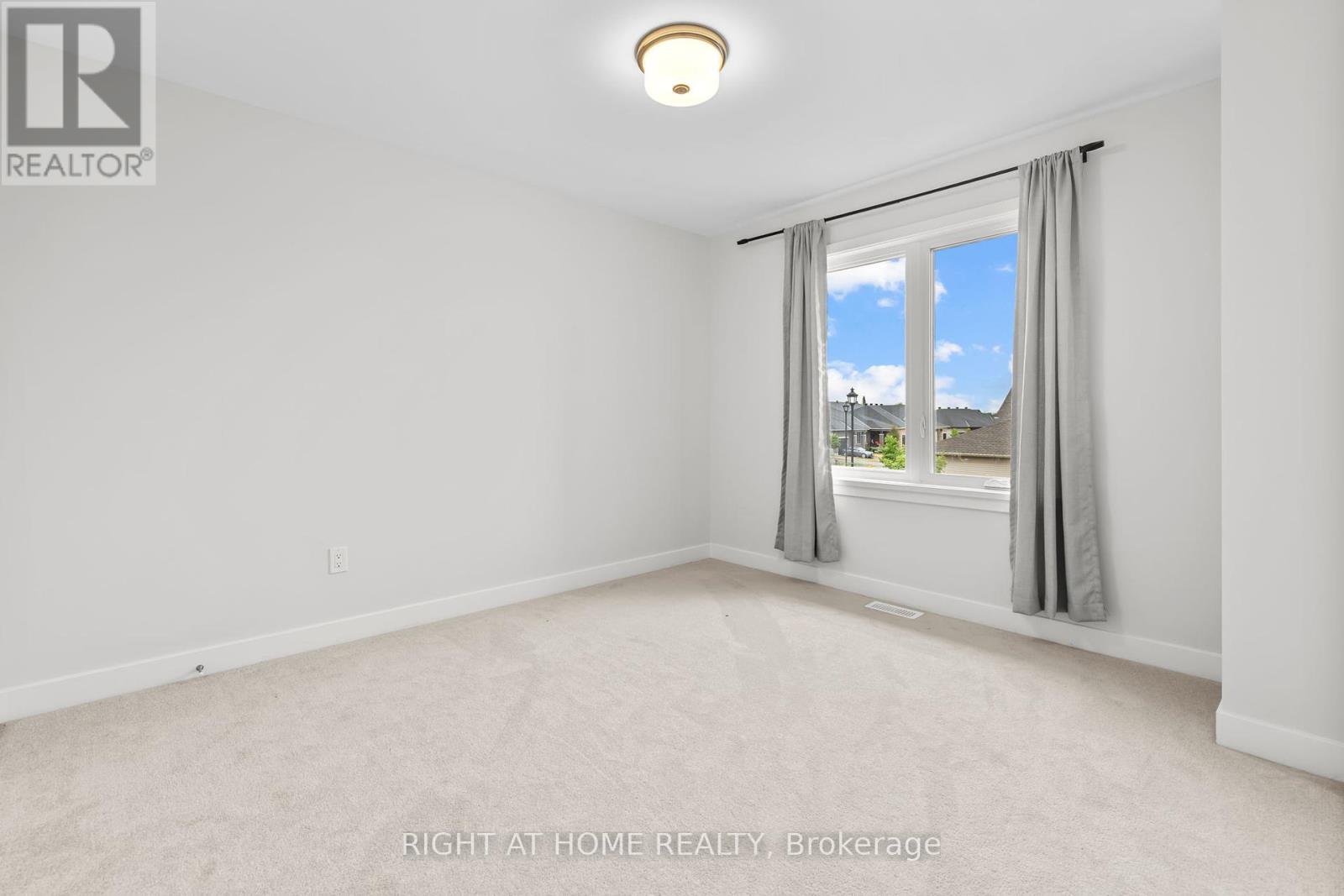 Photo 29 of 47 Mac Beattie Drive, Arnprior ON