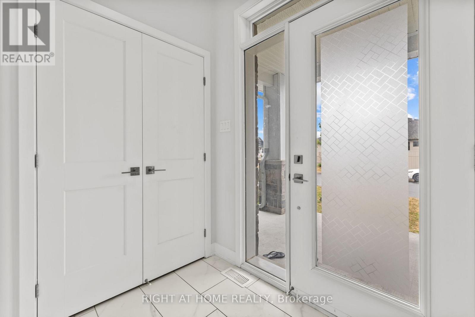 Photo 3 of 47 Mac Beattie Drive, Arnprior ON