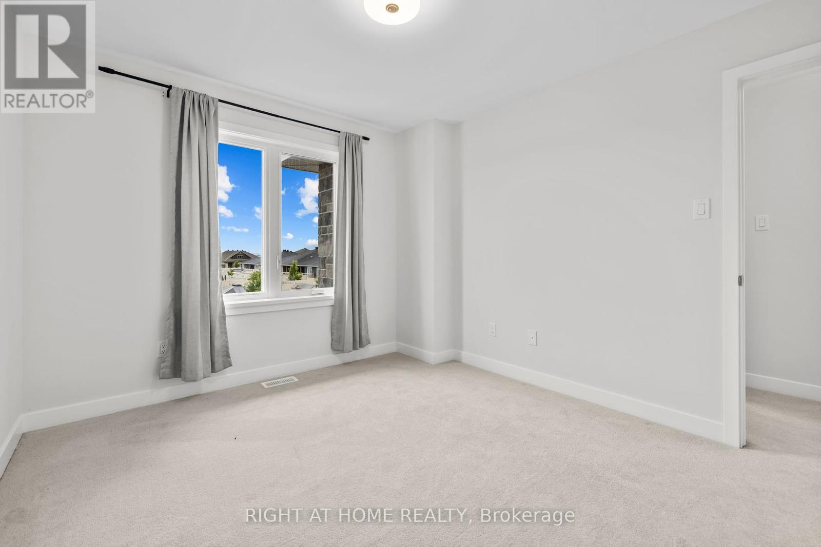 Photo 30 of 47 Mac Beattie Drive, Arnprior ON