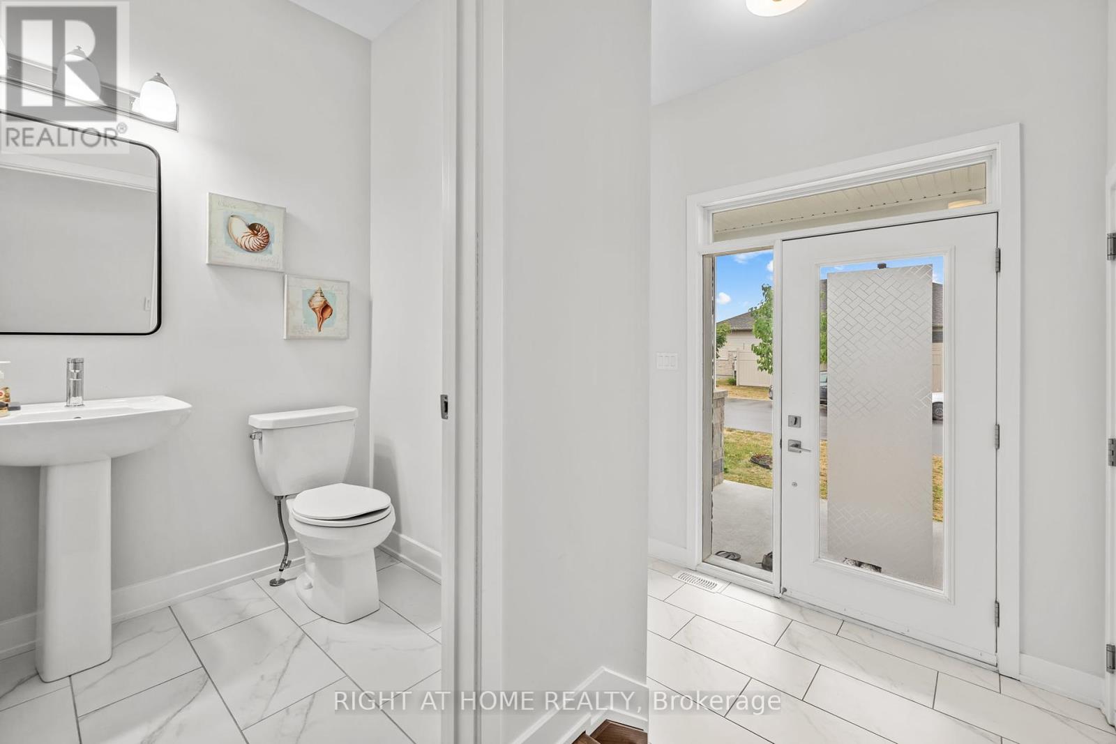 Photo 4 of 47 Mac Beattie Drive, Arnprior ON
