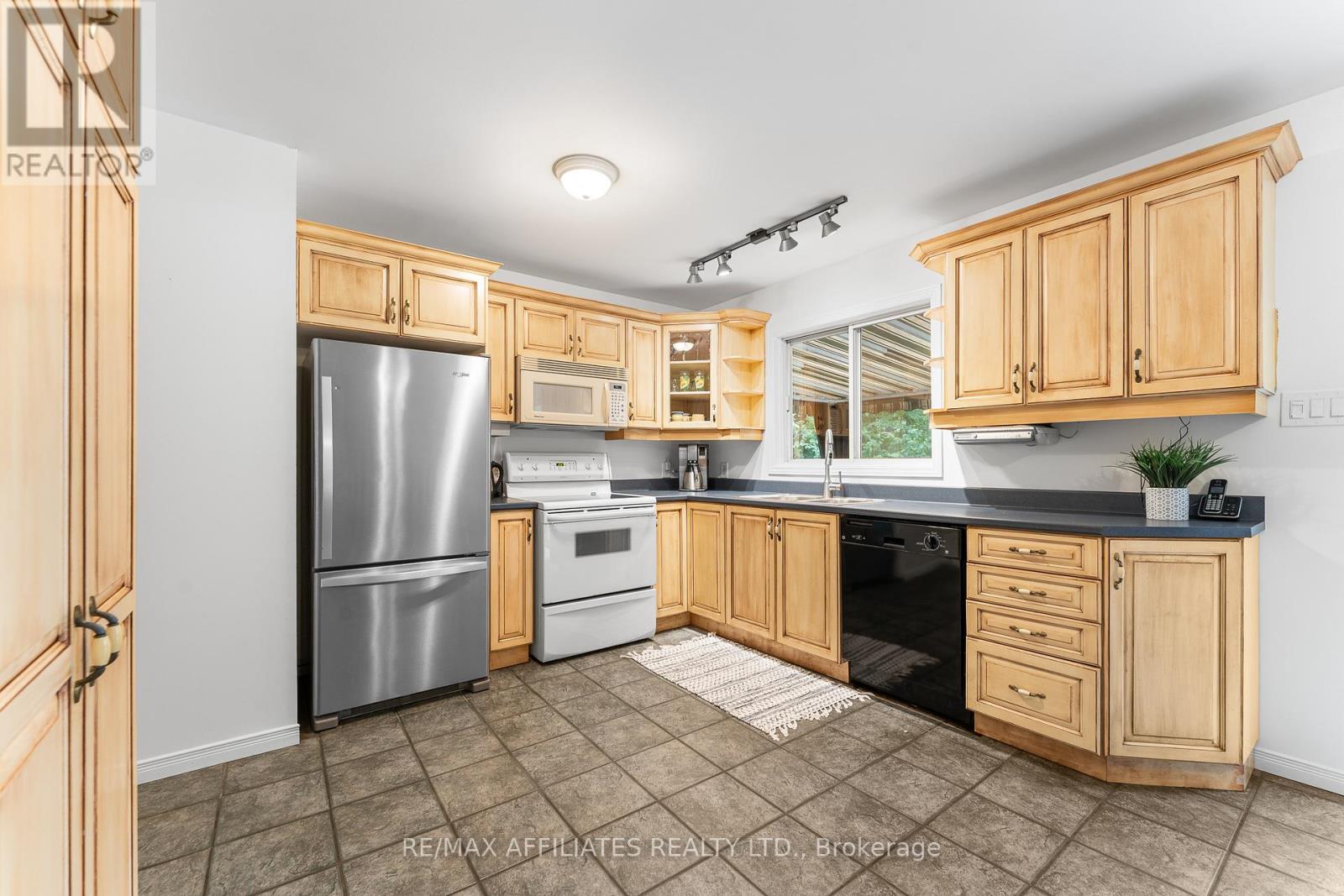 Photo 7 of 3662 Forestview Lane, Ottawa ON
