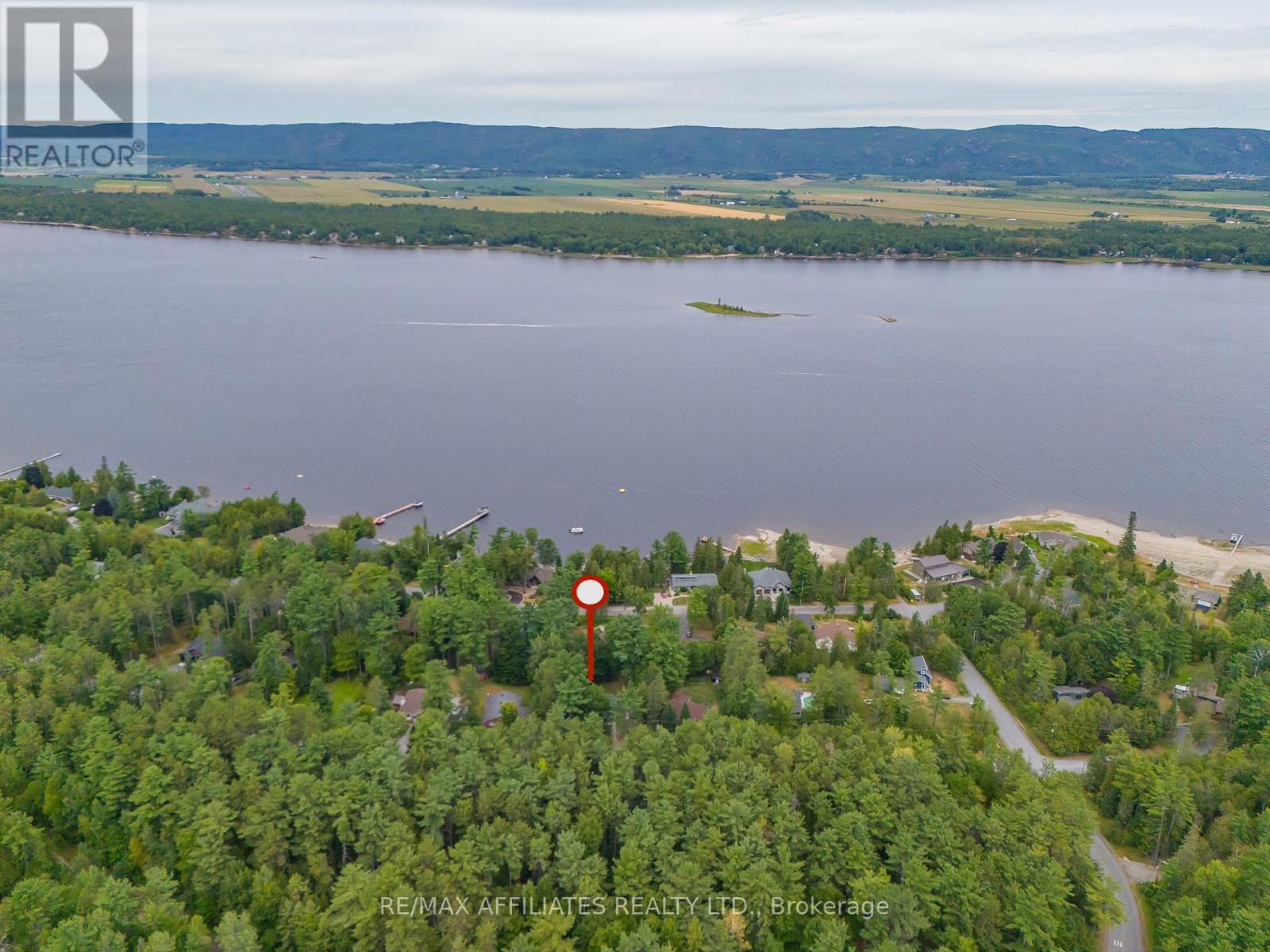 Views of the Ottawa River & Gatineau Hills
