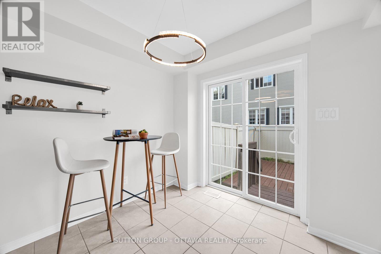 Photo 11 of 554 Ashbourne Crescent, Ottawa ON