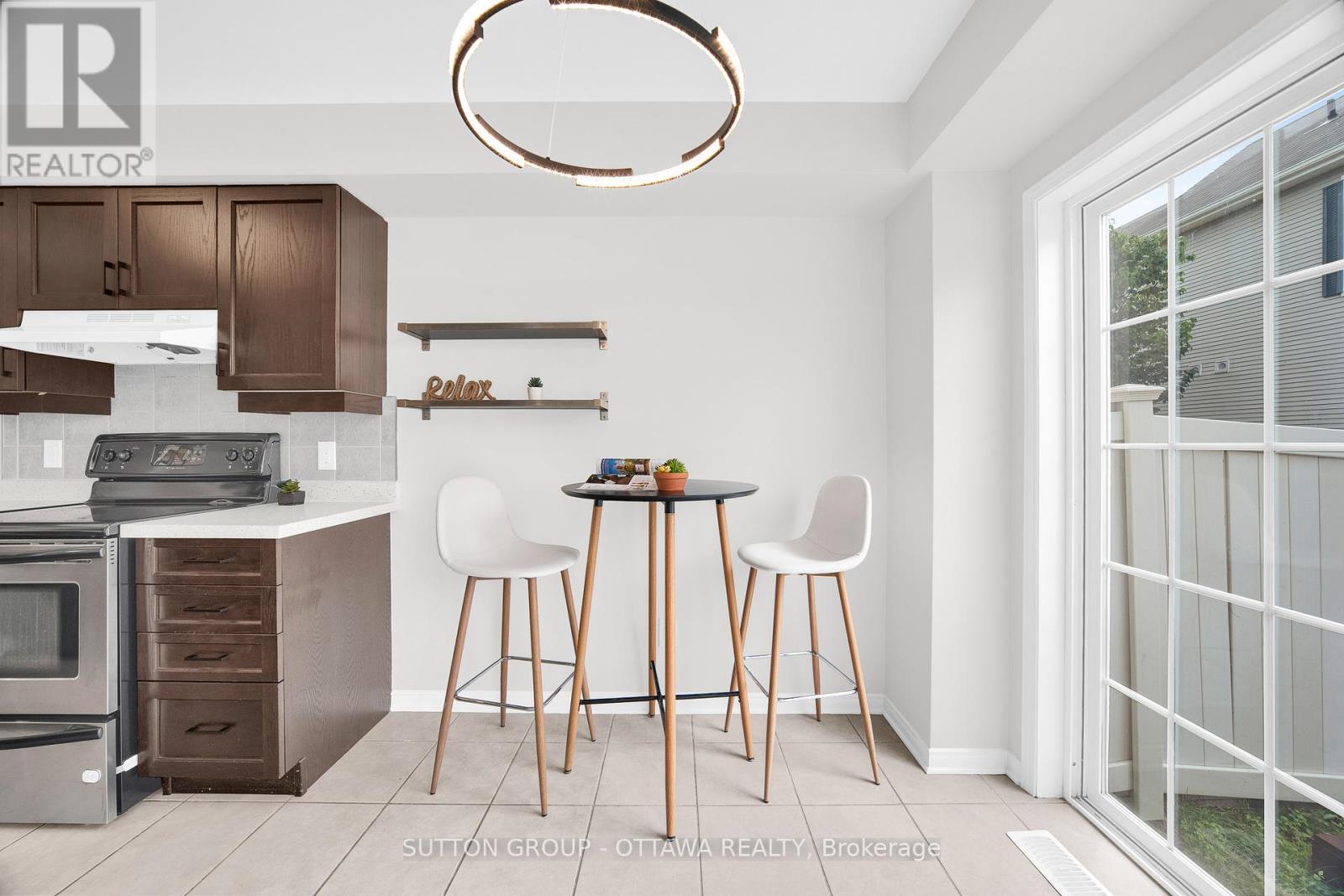 Photo 12 of 554 Ashbourne Crescent, Ottawa ON