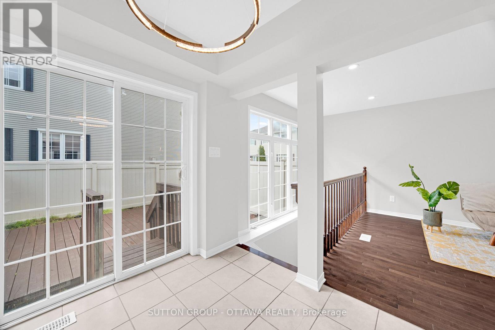 Photo 17 of 554 Ashbourne Crescent, Ottawa ON
