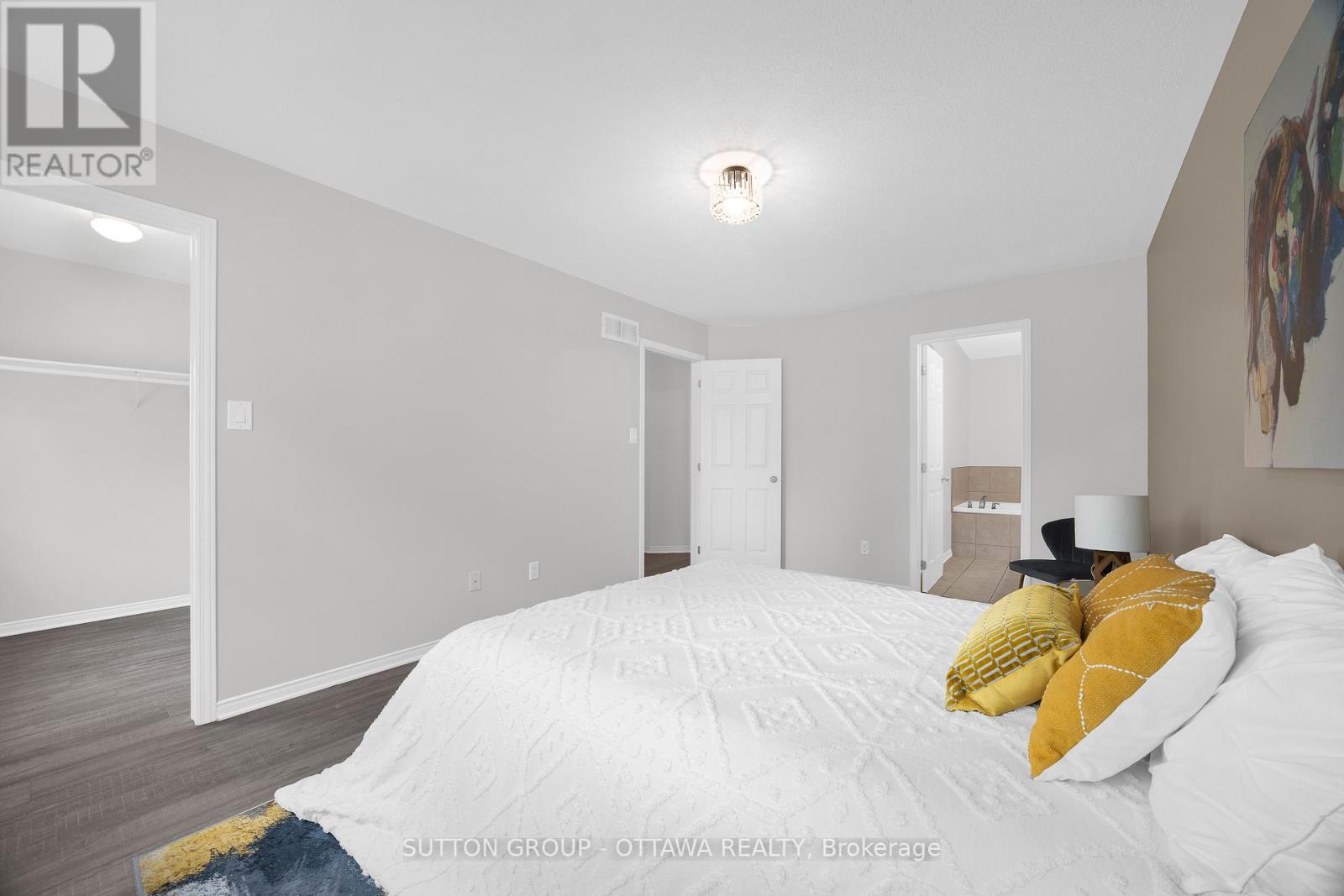 Photo 22 of 554 Ashbourne Crescent, Ottawa ON