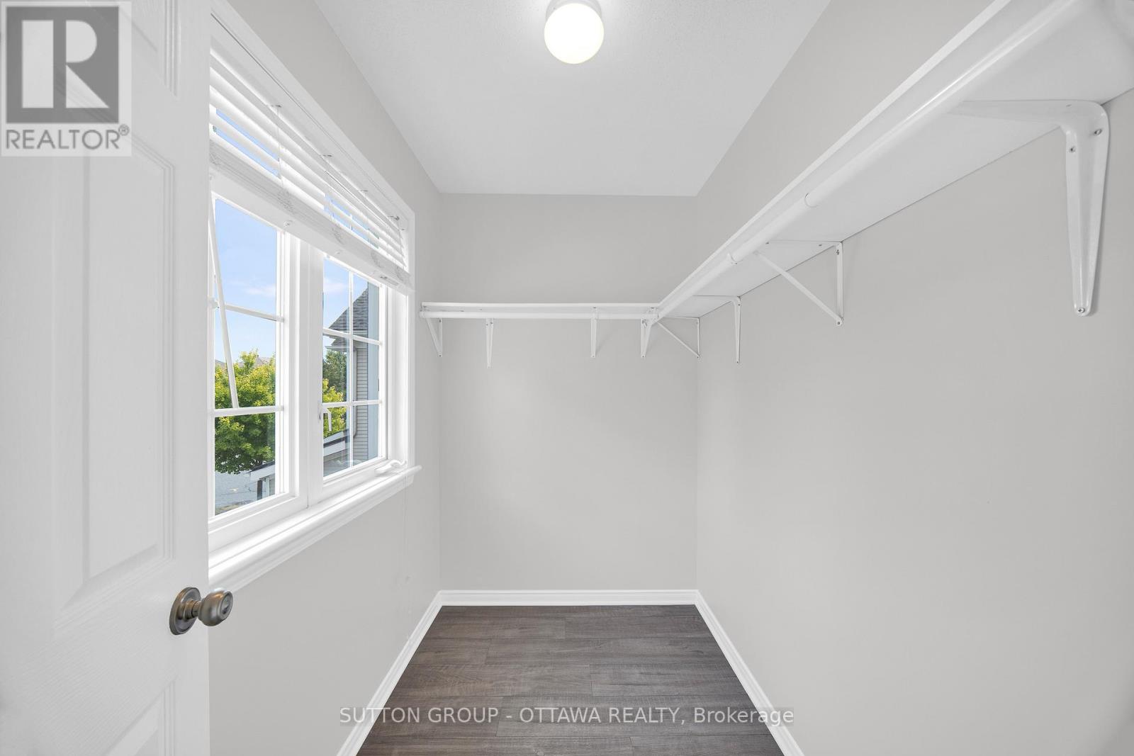Photo 23 of 554 Ashbourne Crescent, Ottawa ON