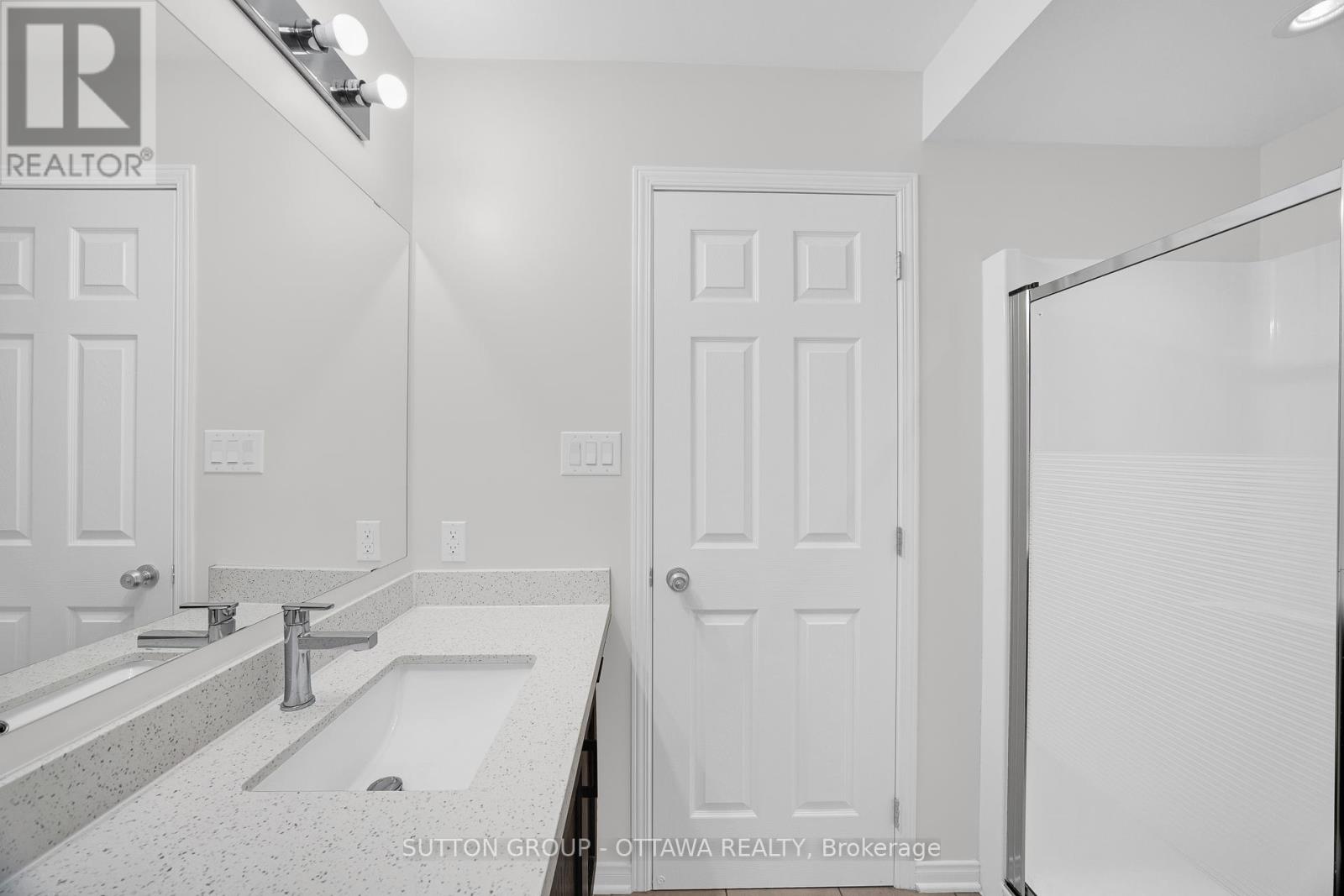 Photo 25 of 554 Ashbourne Crescent, Ottawa ON