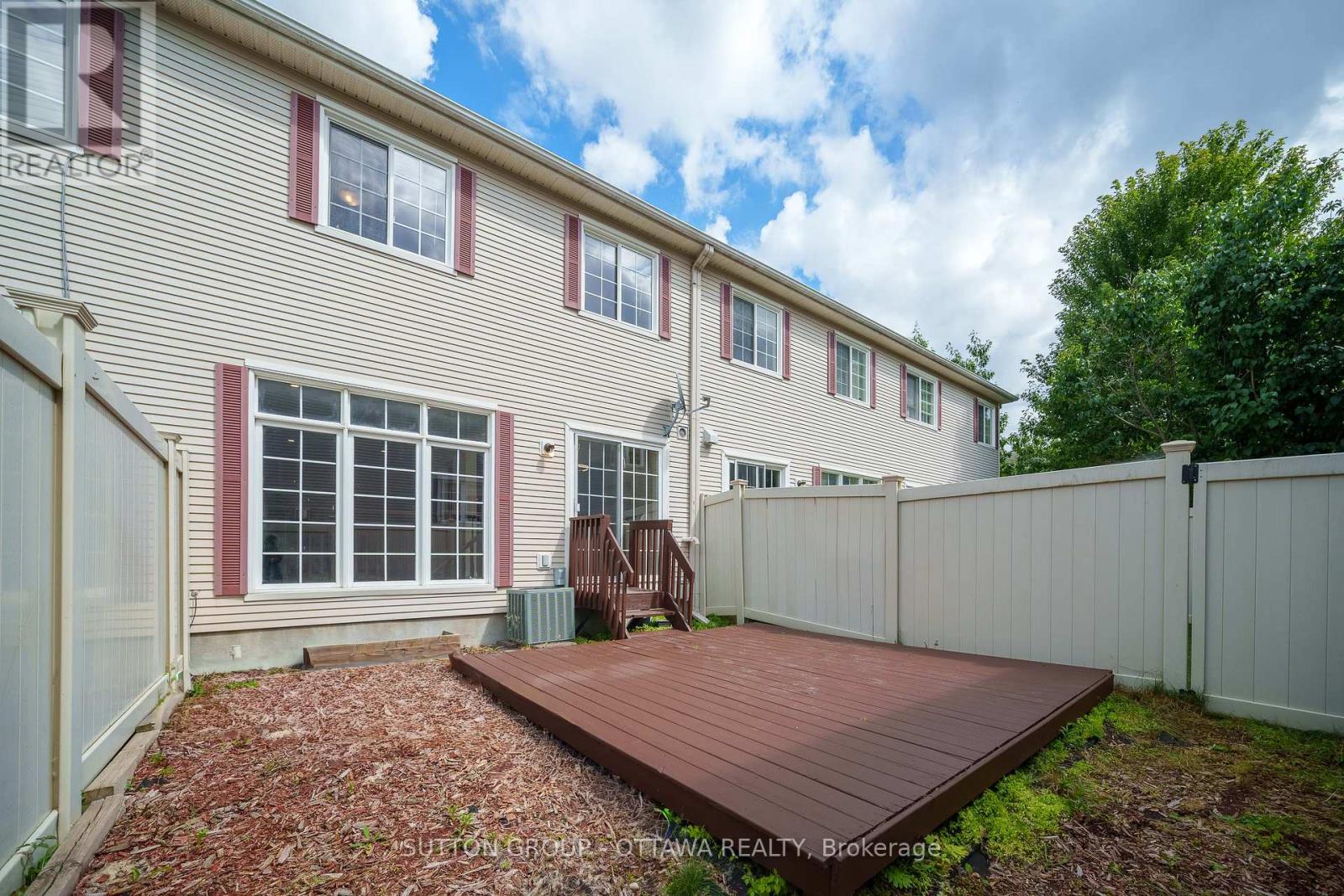 Photo 39 of 554 Ashbourne Crescent, Ottawa ON