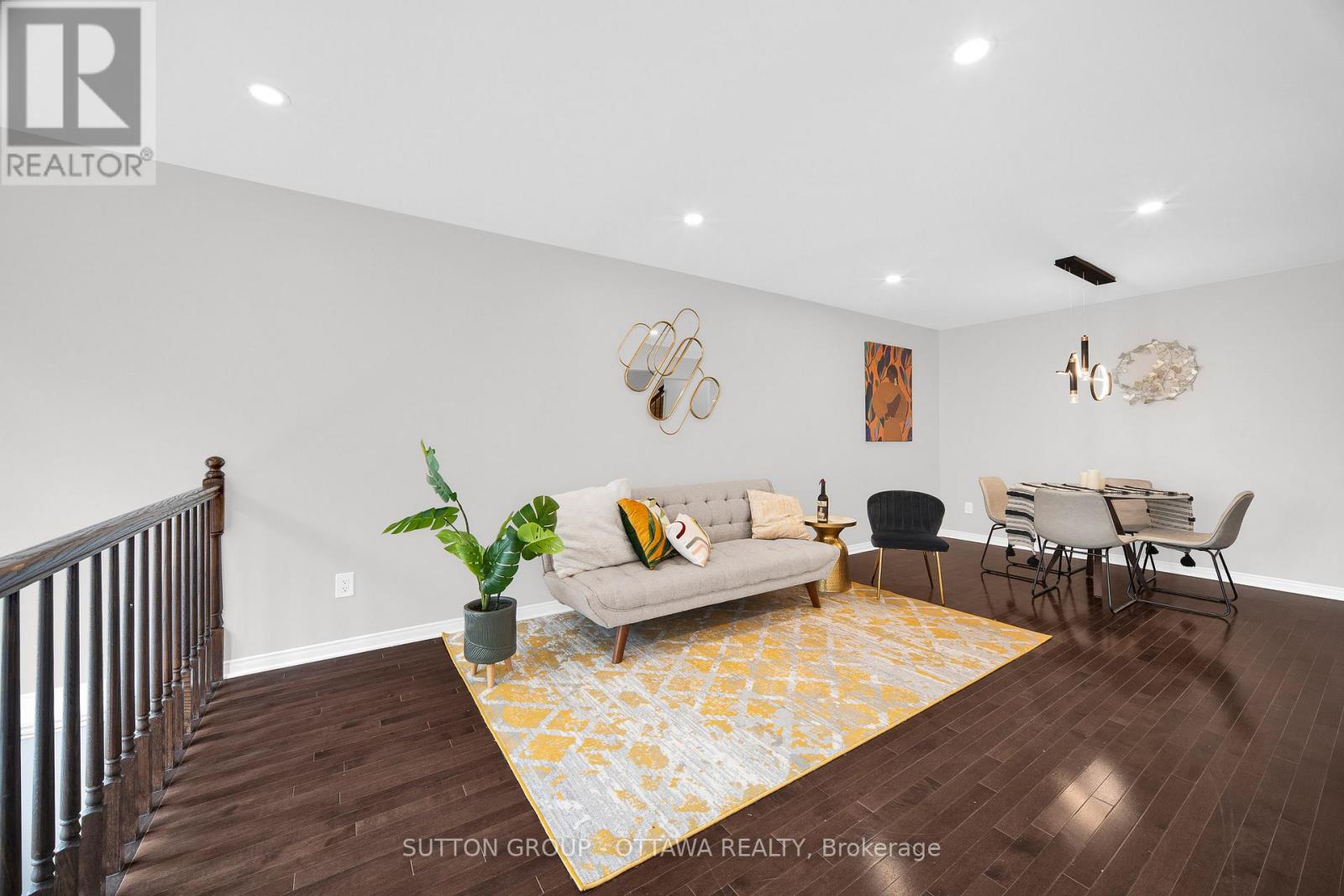 Photo 6 of 554 Ashbourne Crescent, Ottawa ON