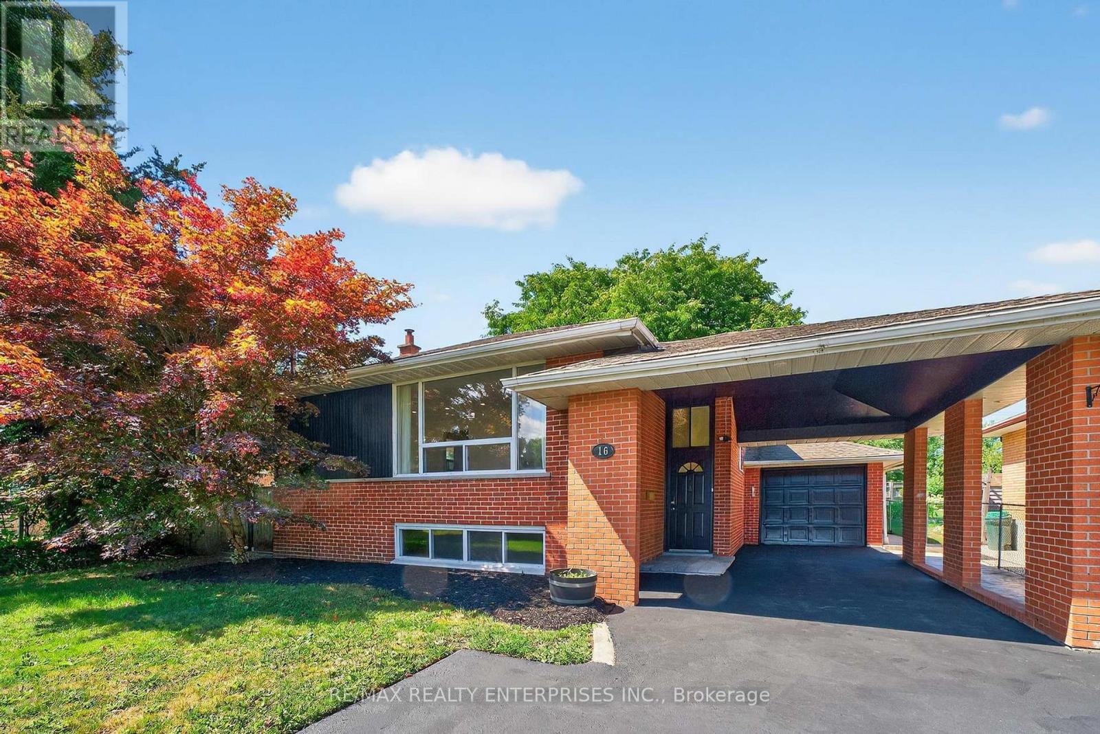 Photo 1 of 16 Warbeck Place, Toronto ON