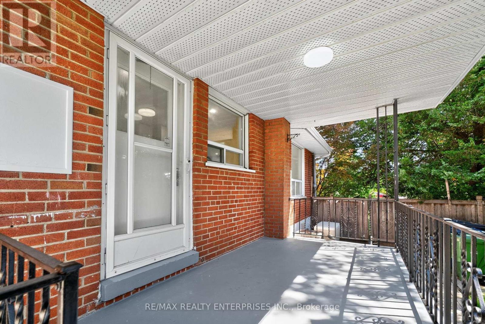 Photo 33 of 16 Warbeck Place, Toronto ON