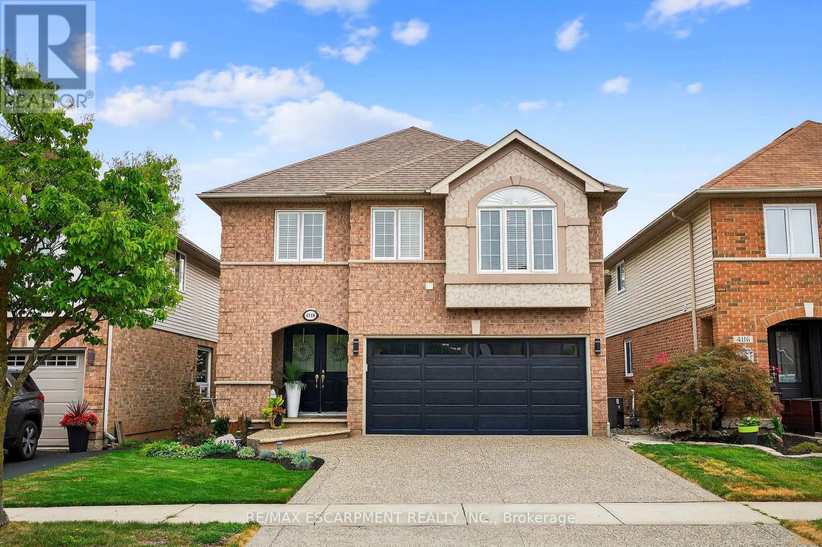 Photo 1 of 4118 Pincay Oaks Lane, Burlington ON