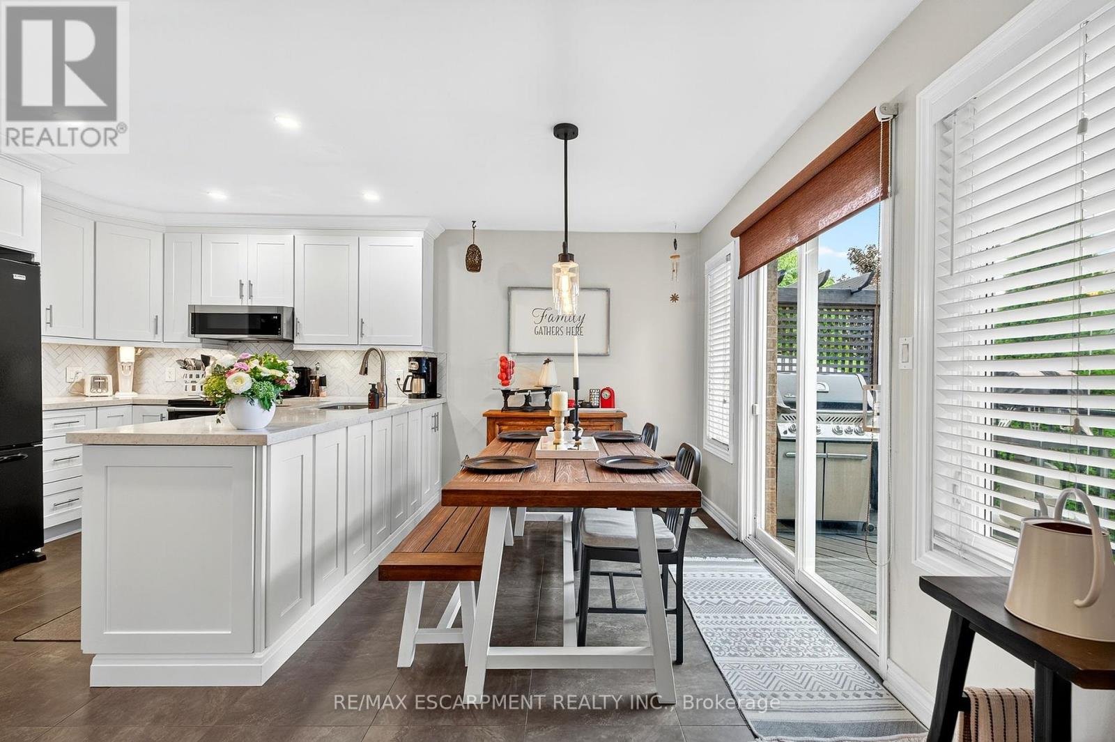 Photo 11 of 4118 Pincay Oaks Lane, Burlington ON