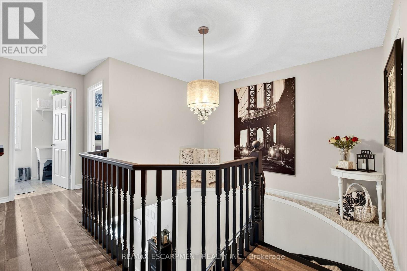 Photo 15 of 4118 Pincay Oaks Lane, Burlington ON