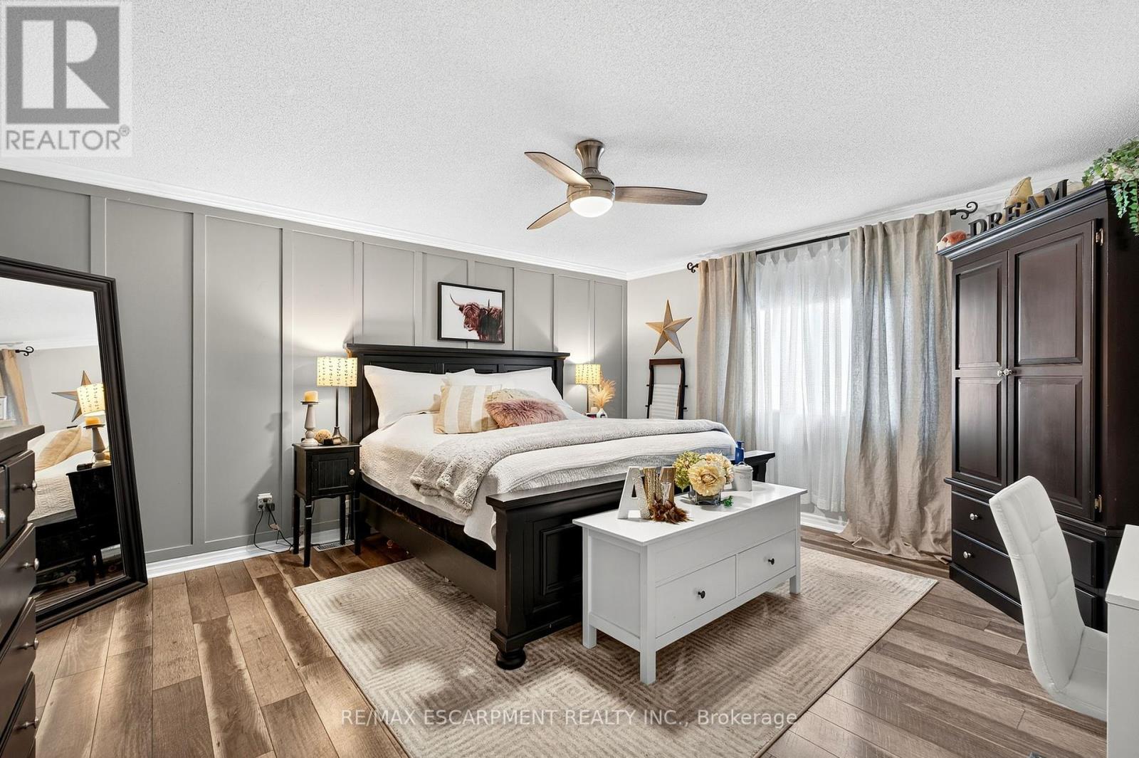 Photo 18 of 4118 Pincay Oaks Lane, Burlington ON