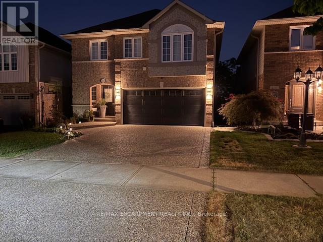 Photo 2 of 4118 Pincay Oaks Lane, Burlington ON