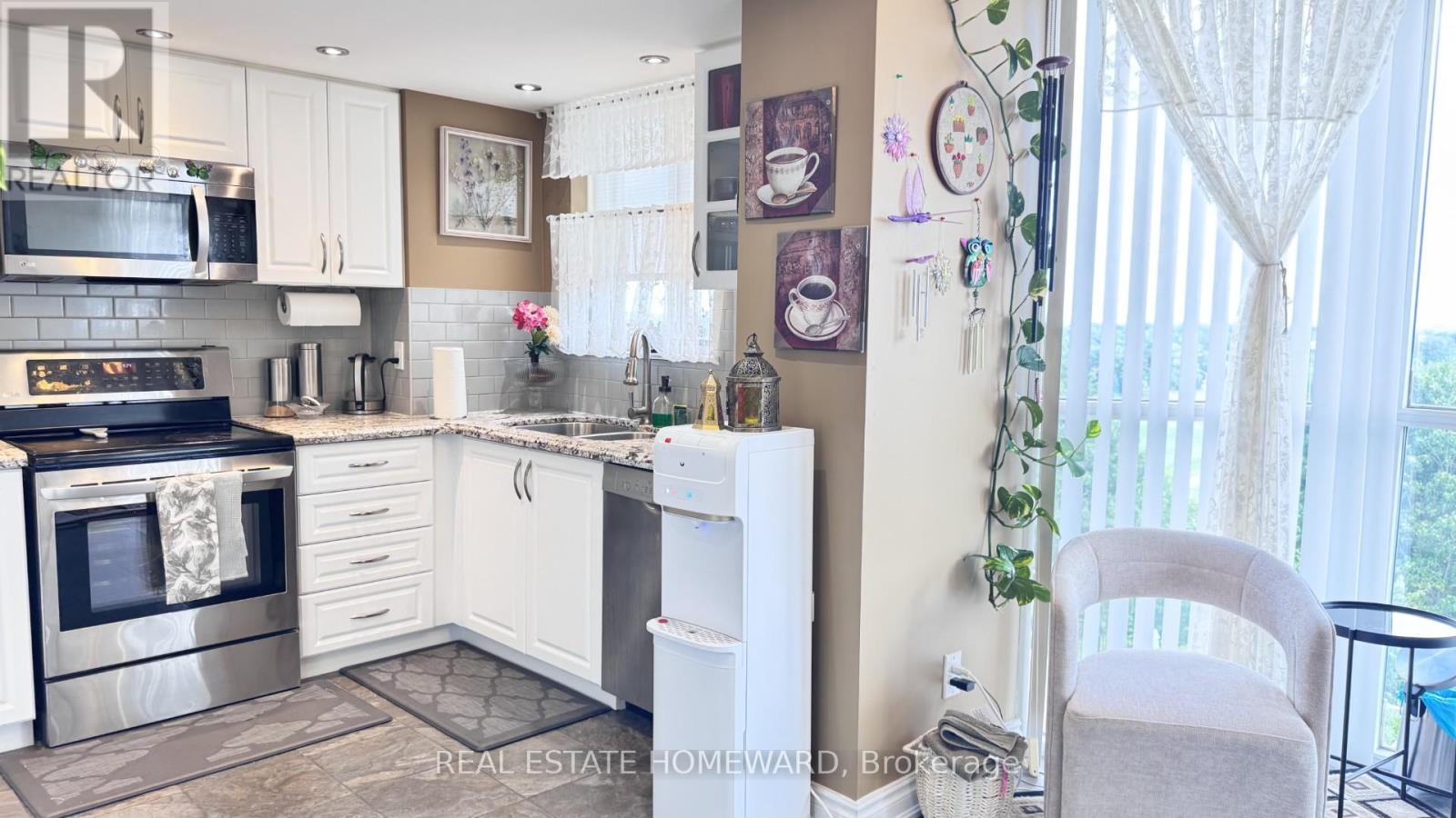 Photo 6 of 407 880 Dundas Street W, Mississauga ON