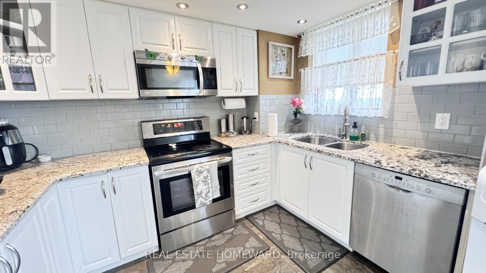 Photo 35 of 407 880 Dundas Street W, Mississauga ON