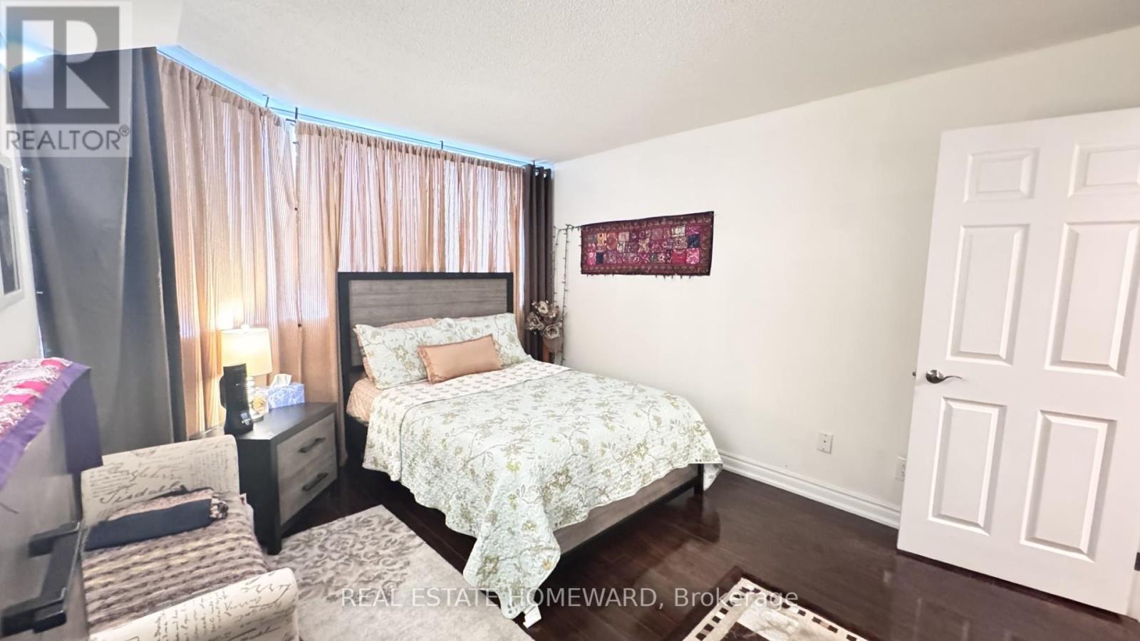 Photo 37 of 407 880 Dundas Street W, Mississauga ON