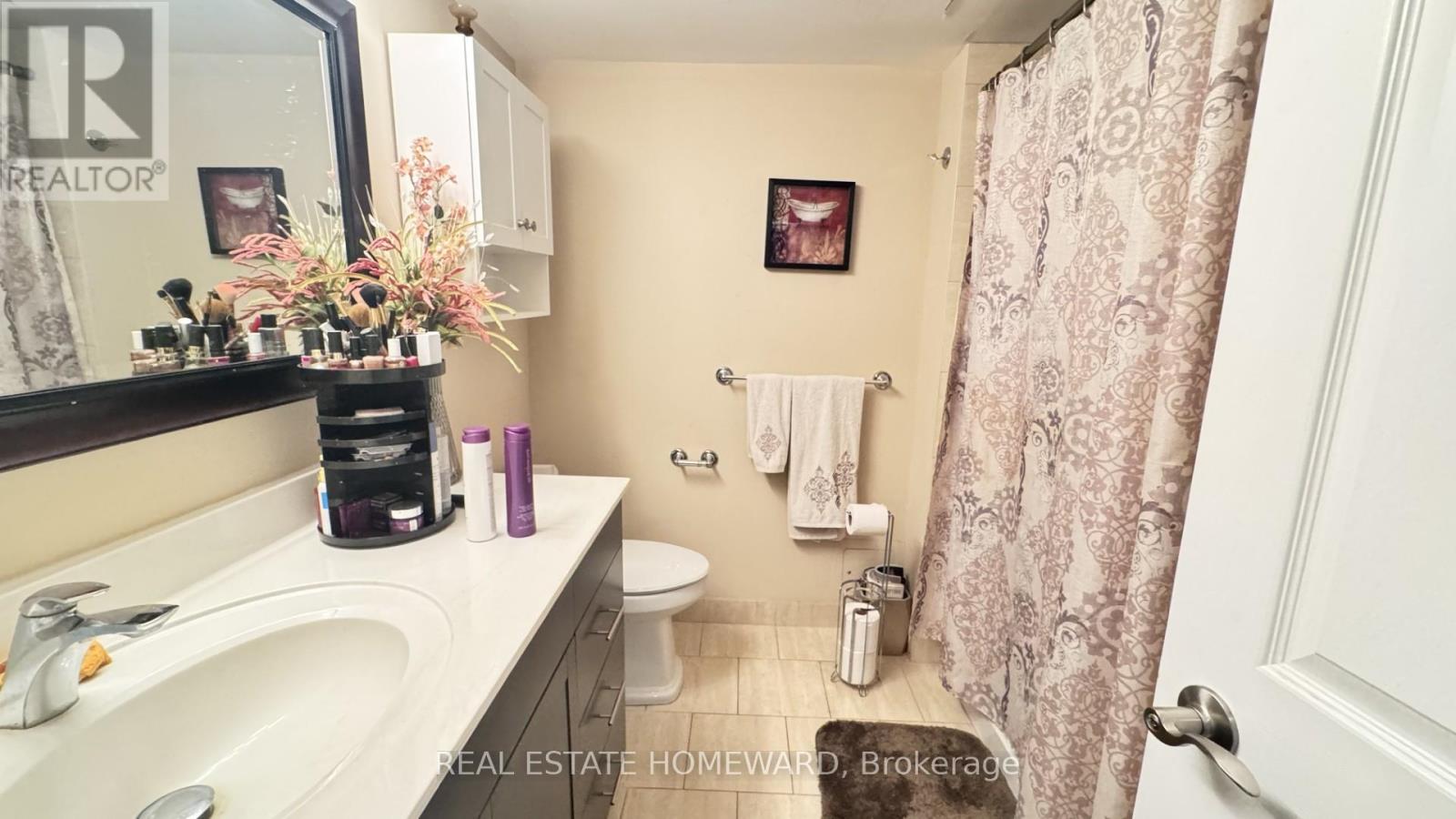 Photo 32 of 407 880 Dundas Street W, Mississauga ON