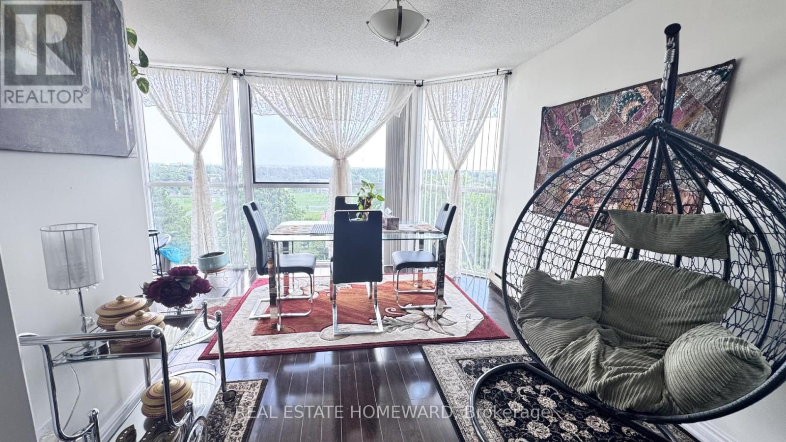 Photo 17 of 407 880 Dundas Street W, Mississauga ON