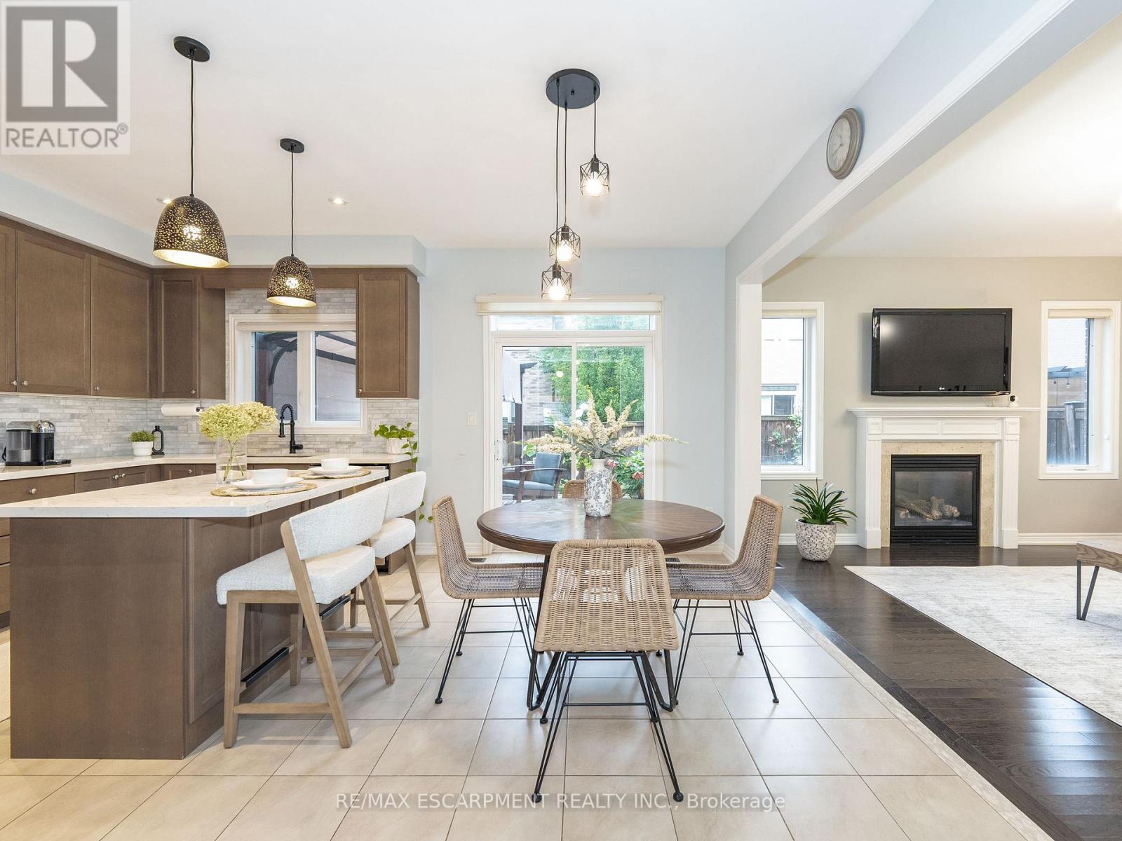 Photo 12 of 19 Mcknight Avenue, Hamilton ON