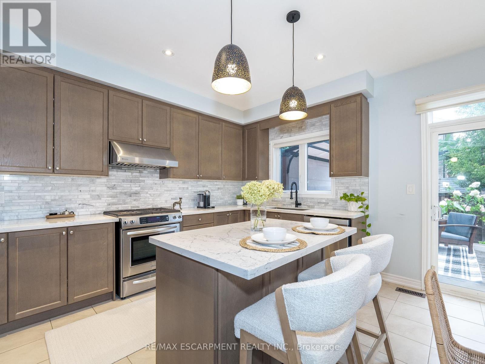 Photo 13 of 19 Mcknight Avenue, Hamilton ON