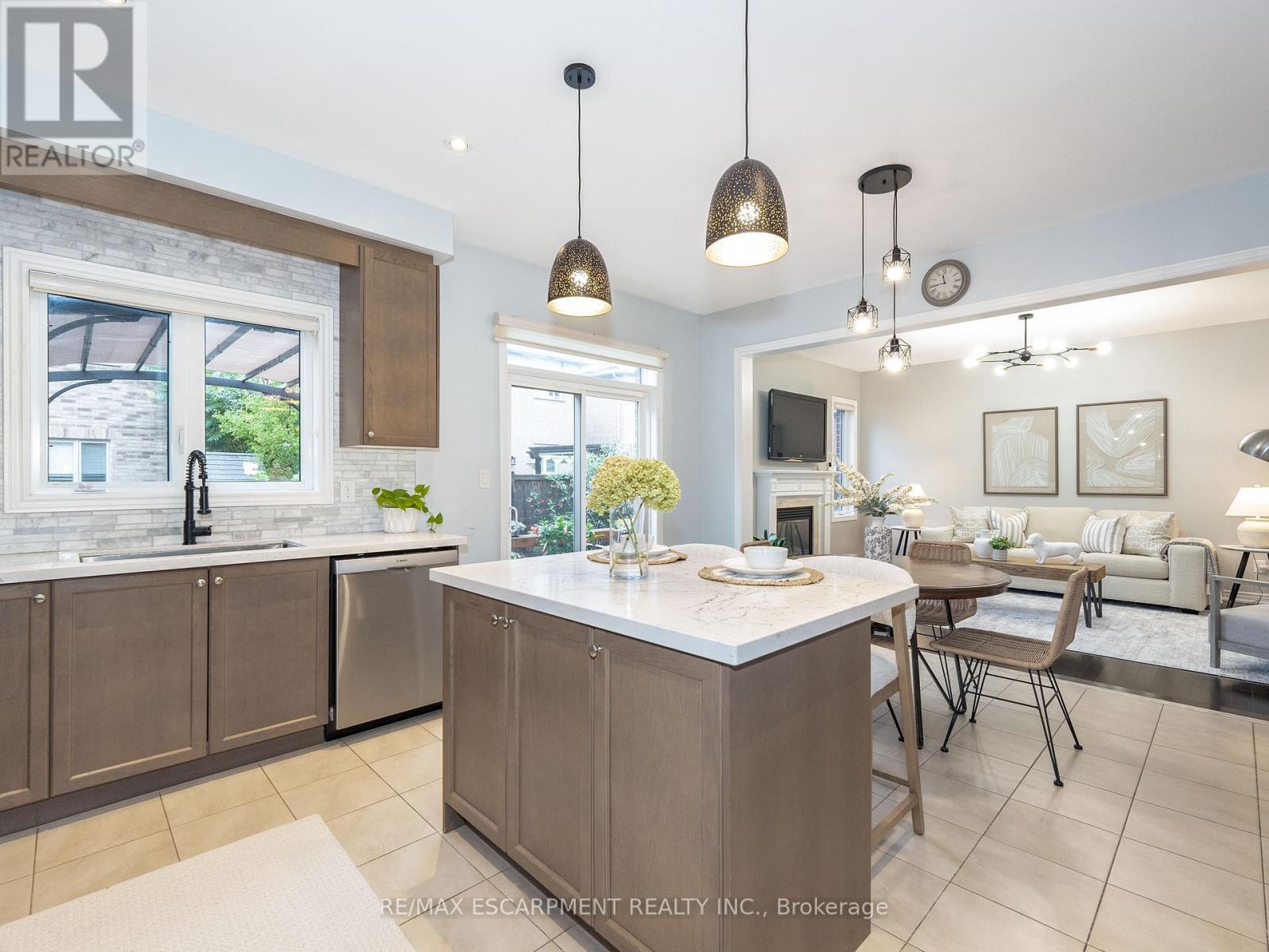 Photo 14 of 19 Mcknight Avenue, Hamilton ON