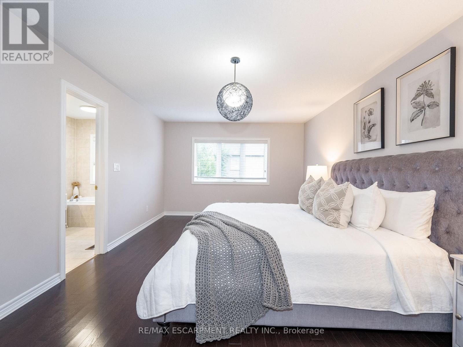 Photo 24 of 19 Mcknight Avenue, Hamilton ON