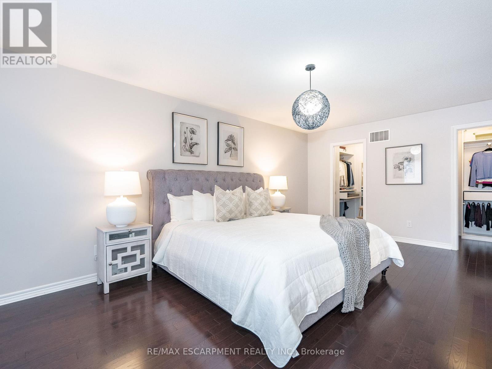 Photo 25 of 19 Mcknight Avenue, Hamilton ON