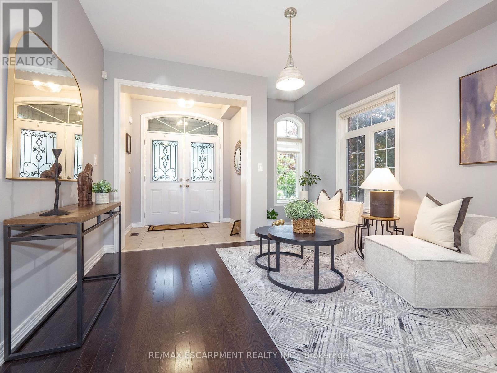 Photo 3 of 19 Mcknight Avenue, Hamilton ON
