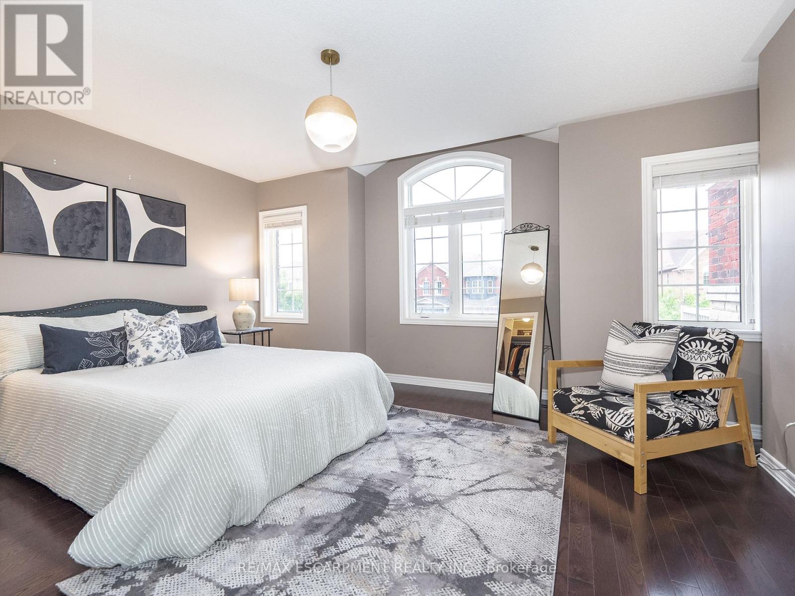 Photo 32 of 19 Mcknight Avenue, Hamilton ON