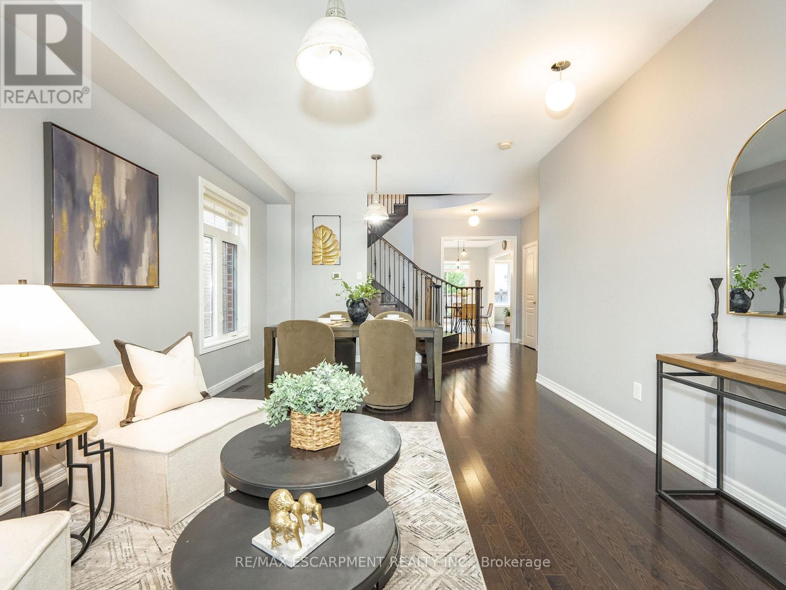 Photo 5 of 19 Mcknight Avenue, Hamilton ON