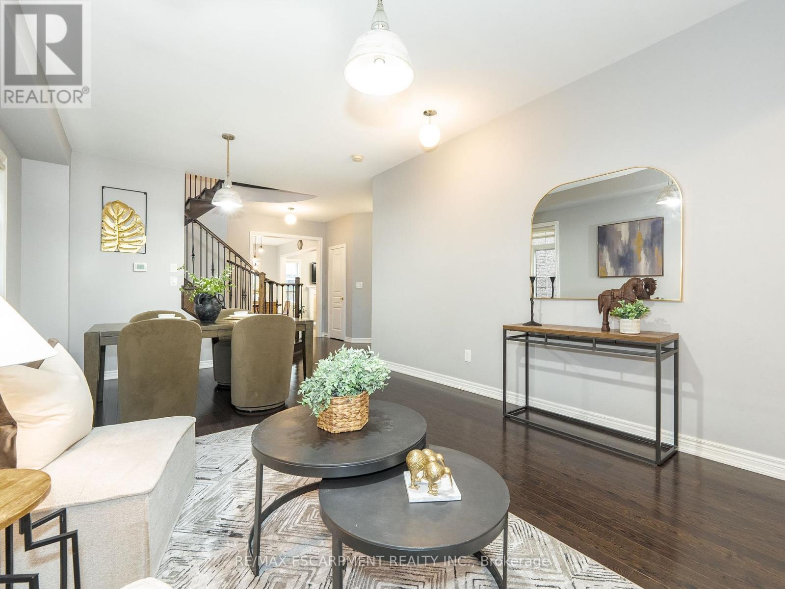 Photo 6 of 19 Mcknight Avenue, Hamilton ON