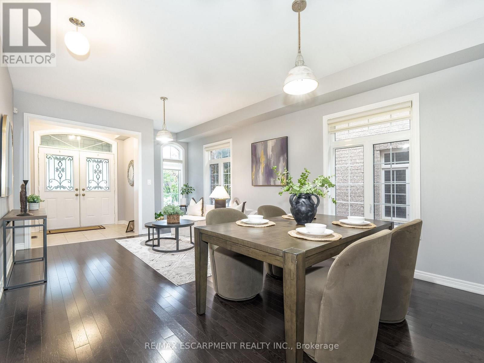 Photo 8 of 19 Mcknight Avenue, Hamilton ON