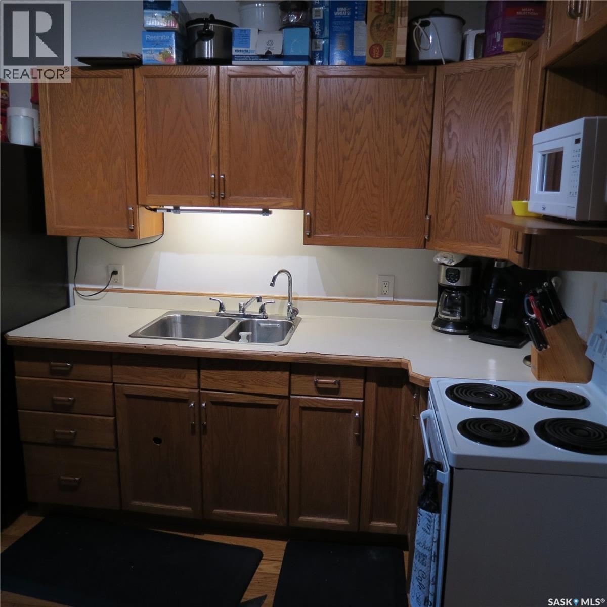 Photo 4 of 2256 Wascana Street, Regina SK