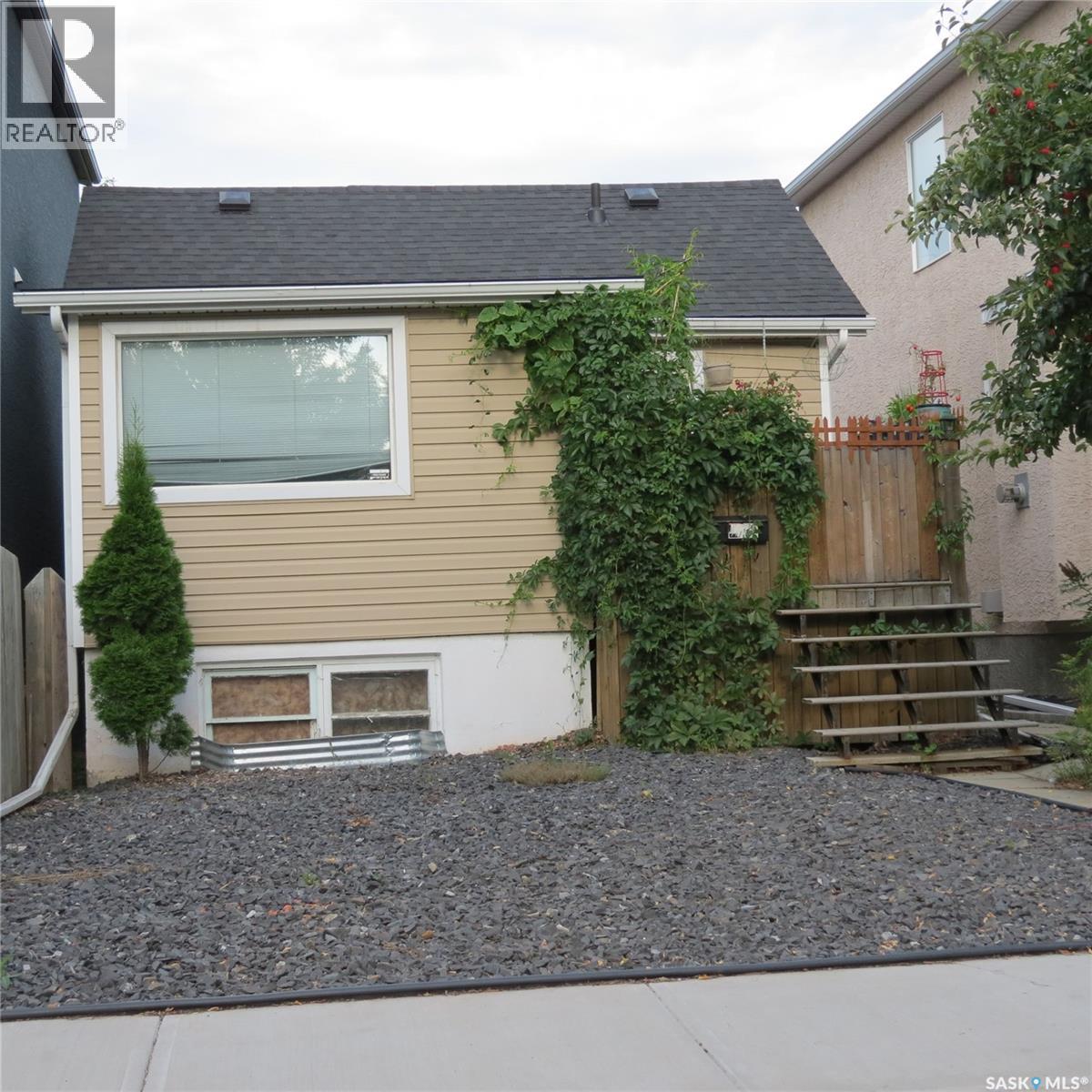 Photo 10 of 2256 Wascana Street, Regina SK
