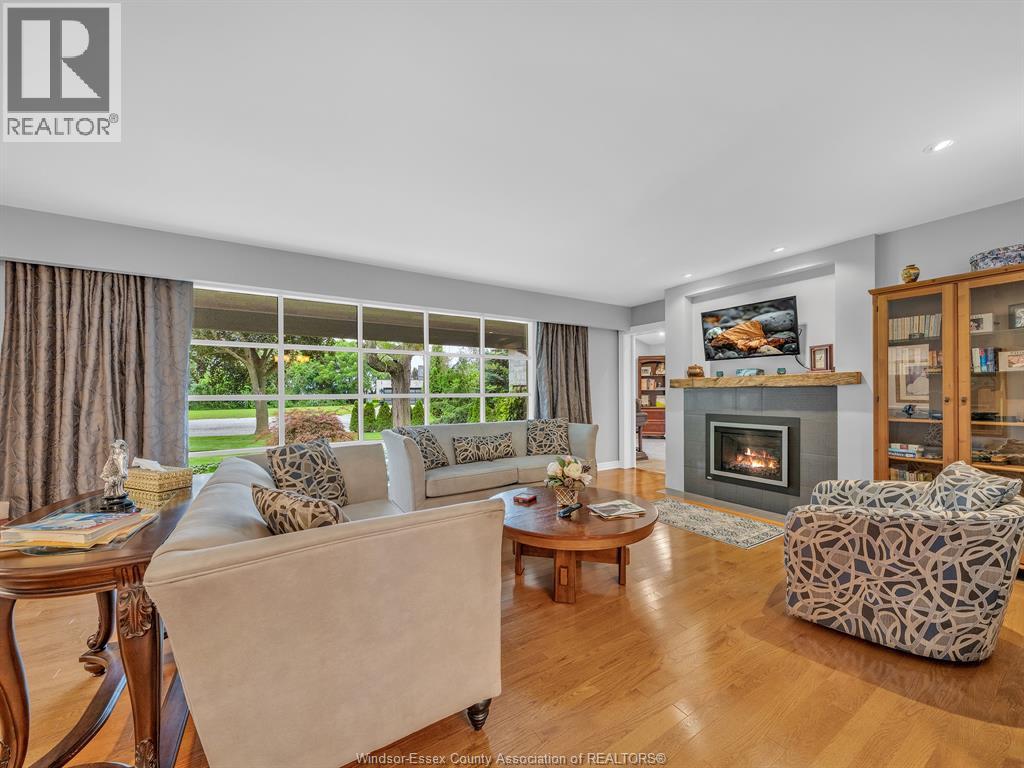 Photo 13 of 3068 Centennial Crescent, Kingsville ON