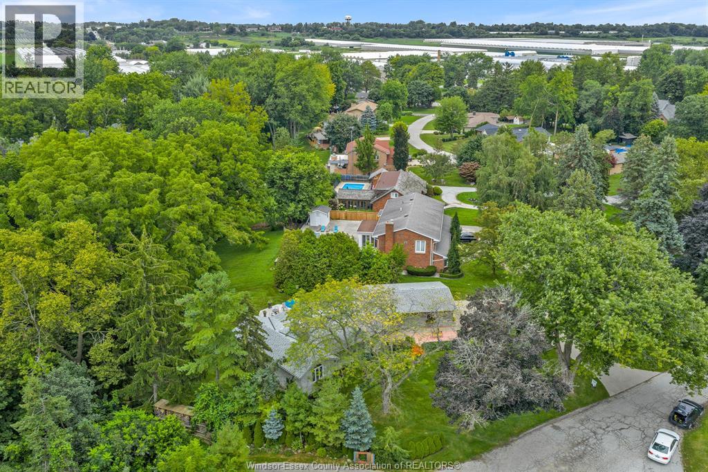 Photo 8 of 3068 Centennial Crescent, Kingsville ON