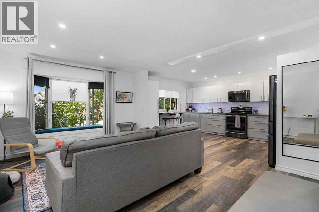 Photo 4 of 136 Ranchview Court Nw, Calgary AB