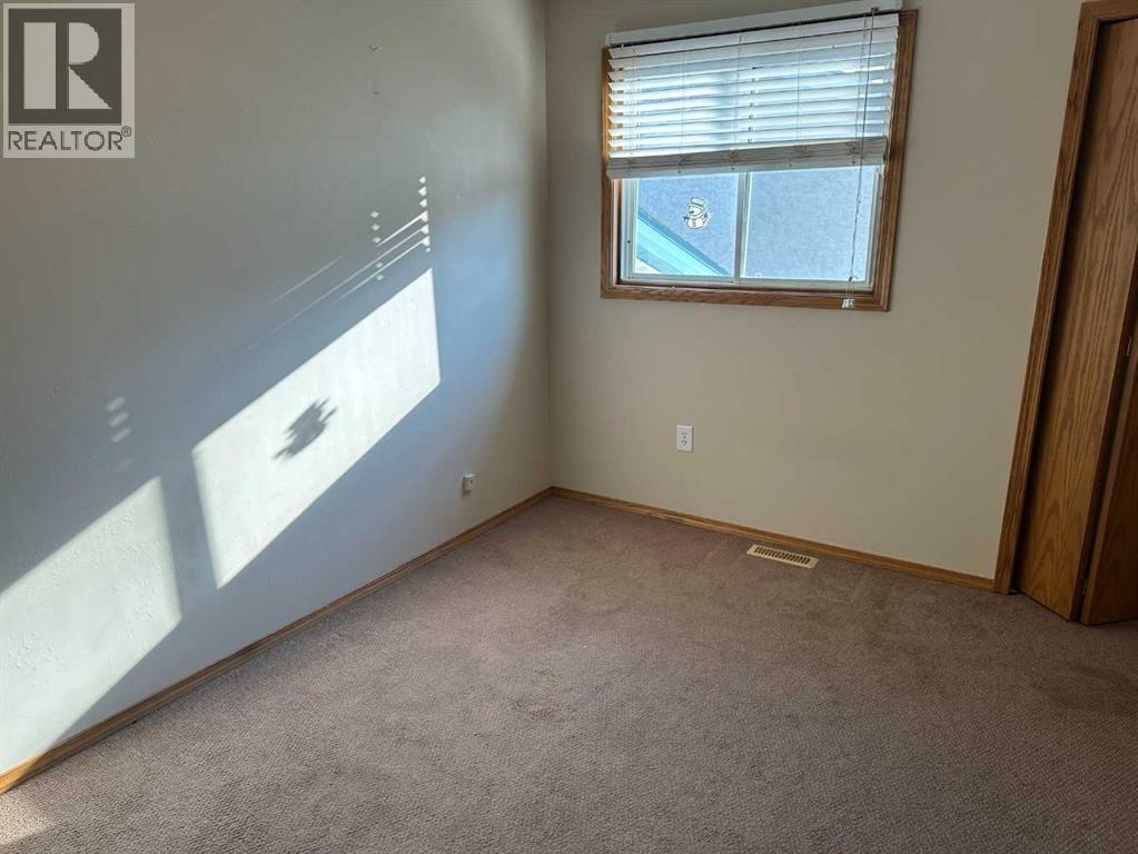 Photo 11 of 9412 82 Avenue, Grande Prairie AB