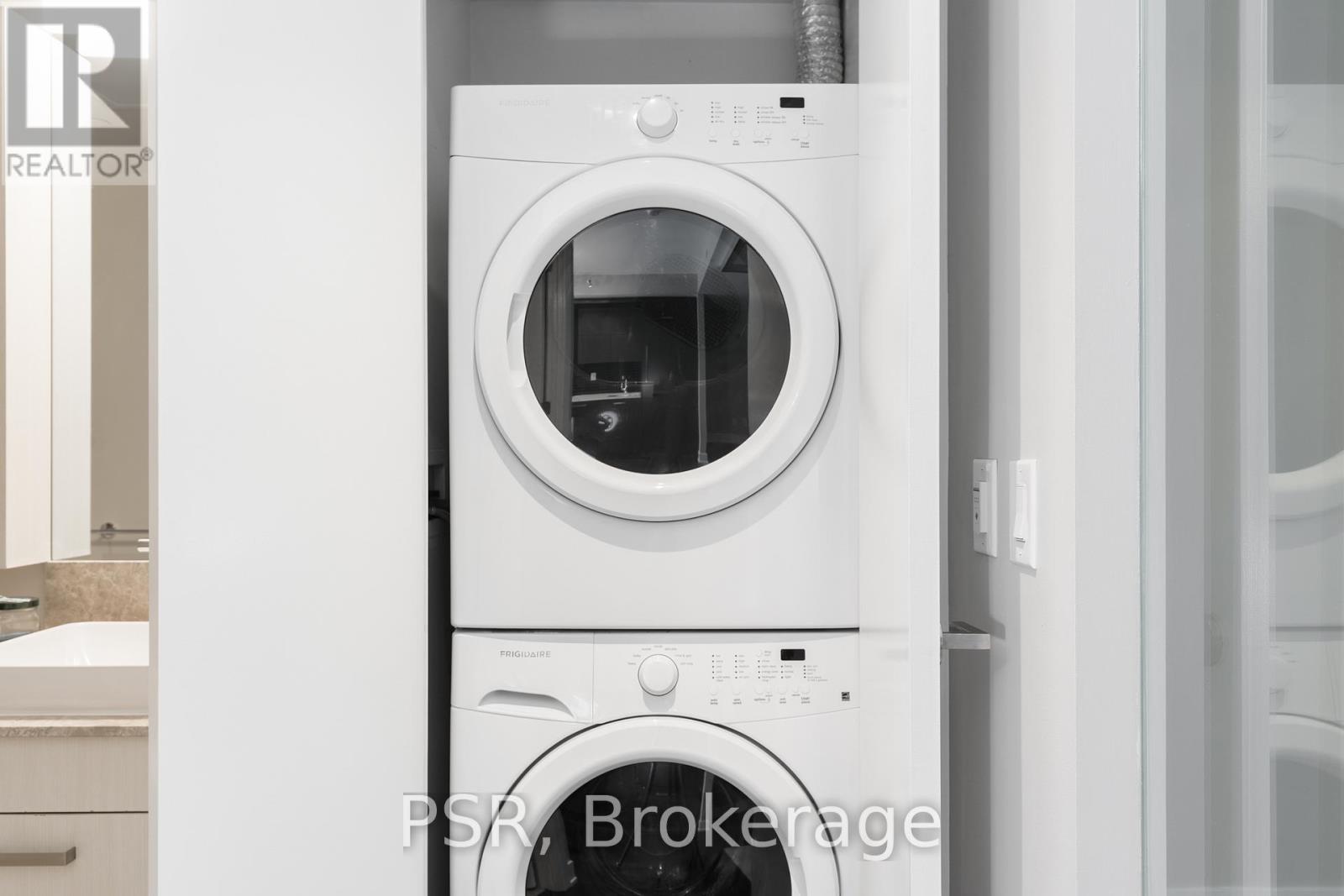 Photo 2 of 311 3018 Yonge Street, Toronto ON